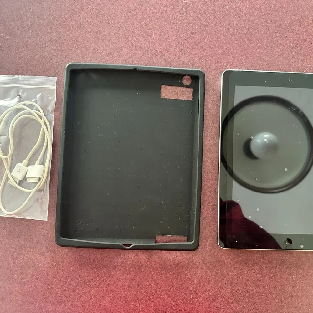 Apple iPad 3rd Generation WiFi + Cellular 32GB Space Grey Fully Unlocked
